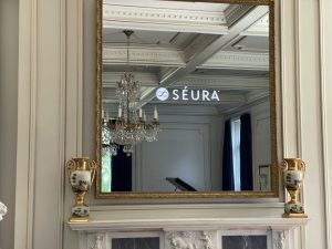 Seura Mirror